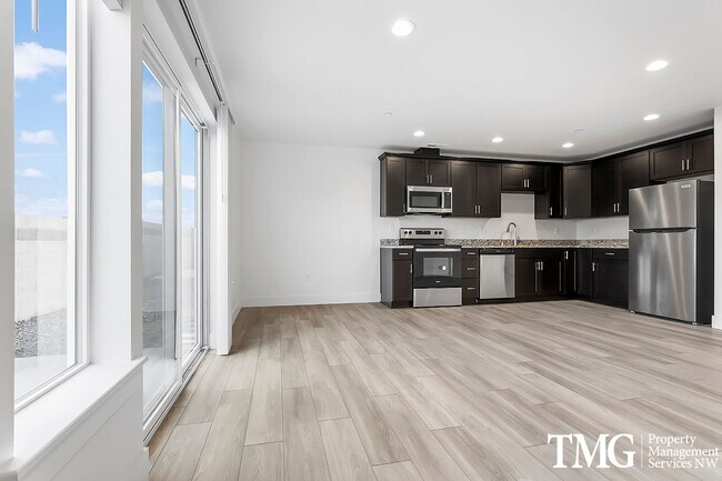 Building Photo - FREE RENT UNTIL FEB. 2026!