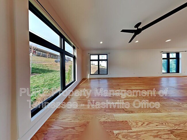 Building Photo - 1256 Thomas St