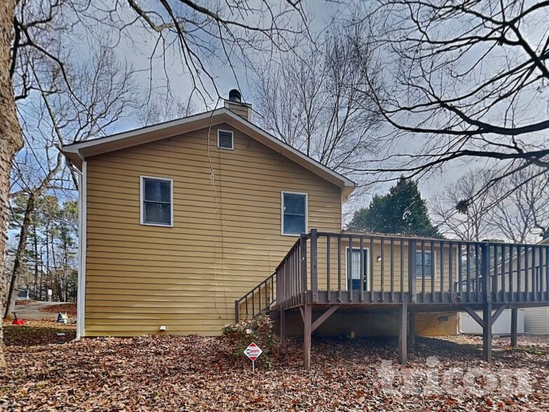 Building Photo - 2479 Hewatt Rd