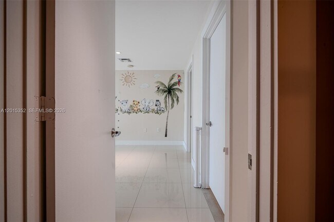 Building Photo - 900 Biscayne Blvd