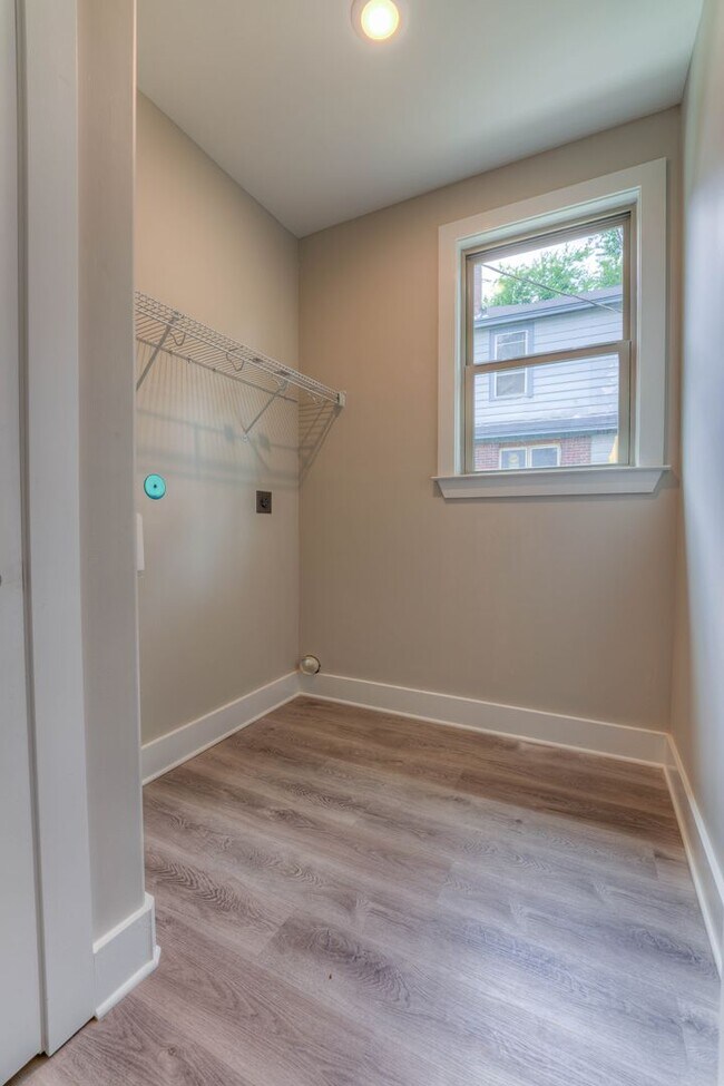 Building Photo - Amazing 3BR/2BA House!