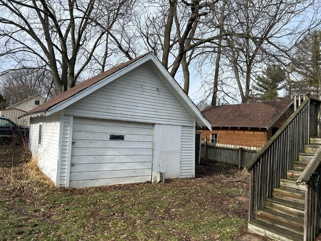 Building Photo - 138 S Francis Ave