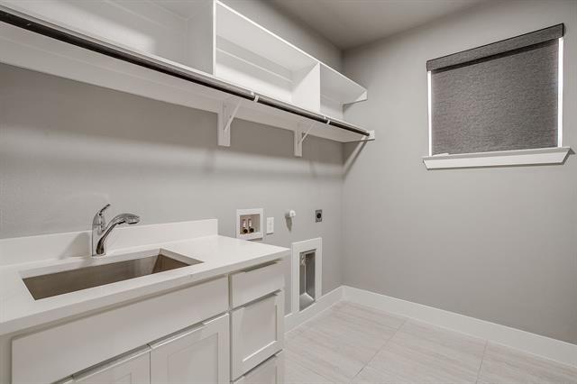 Building Photo - 1025 E Coral Way