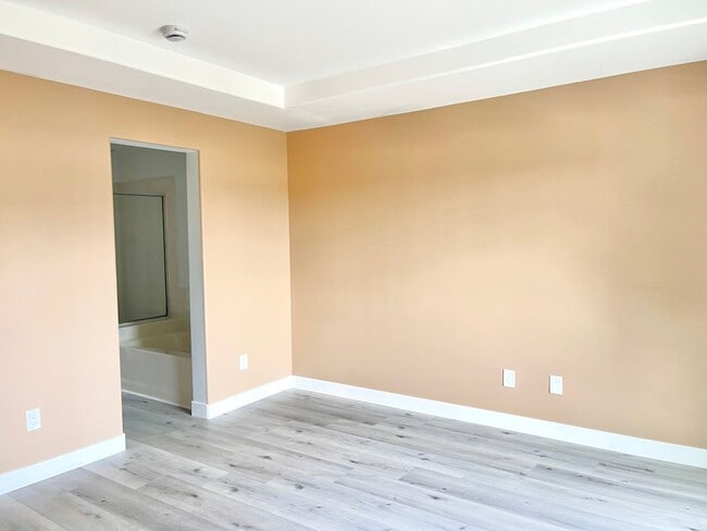 Building Photo - Three Story Four Bedroom 2.5 Bathroom Condo for lease $3,095