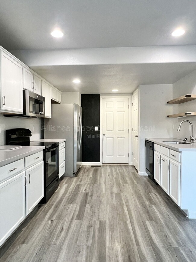 Building Photo - 2260 Covenant Heights