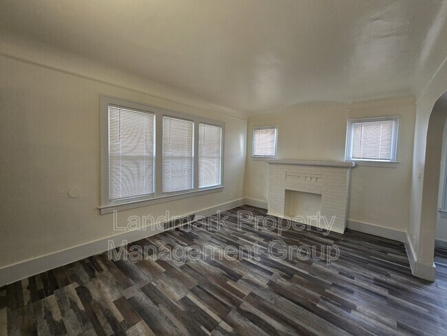 Building Photo - 14400 Rutherford St