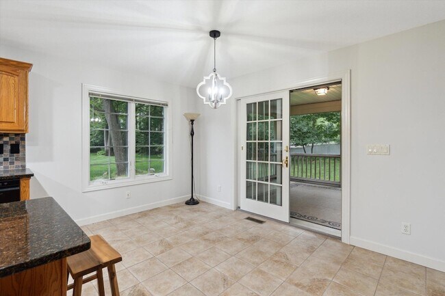 Building Photo - 5279 Thames Ct
