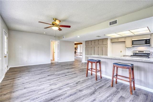 Building Photo - 3201 Willow Bend Ct