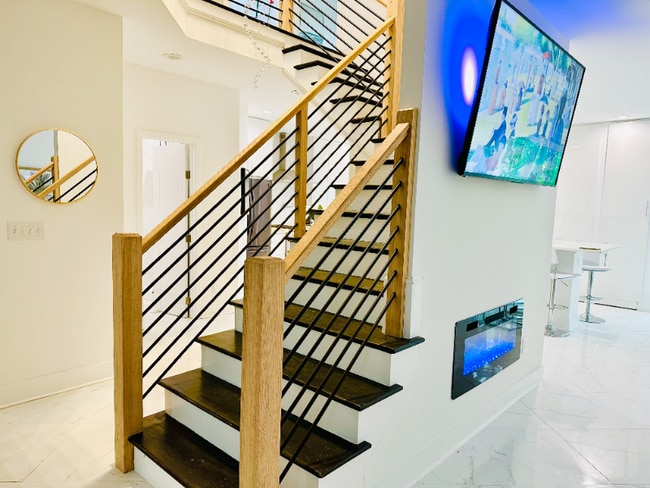 Building Photo - 323 Atherton St