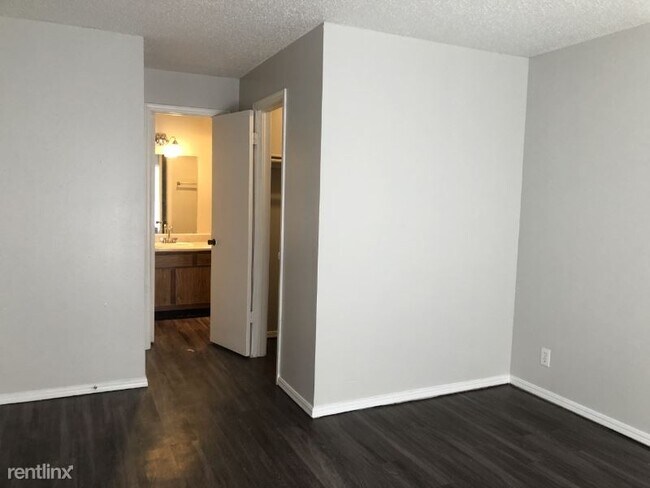 Building Photo - 2 br, 2 bath House - 5577 NW 50th St