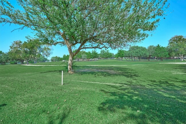 Building Photo - 121 April Waters Dr N