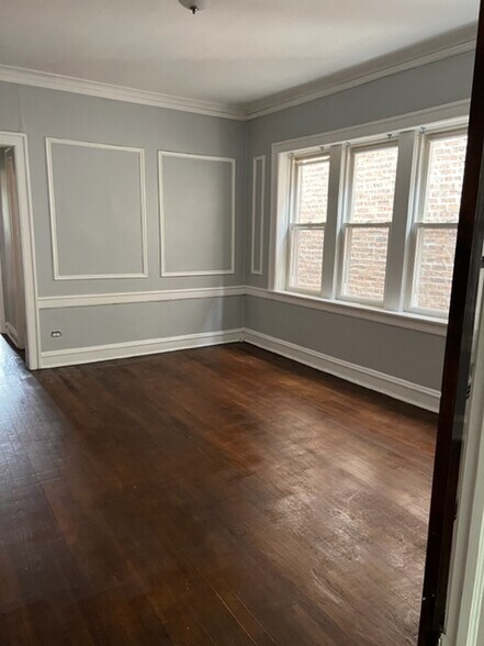 Building Photo - 8038 S Maryland Ave