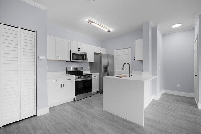 Building Photo - 14340 Fredricksburg Dr