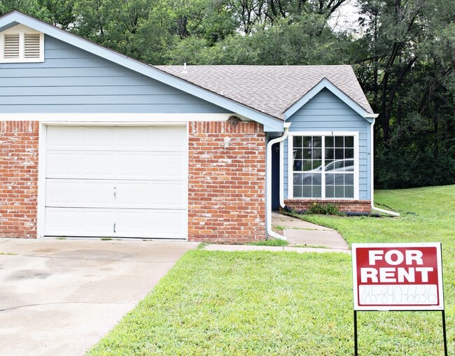 Building Photo - 1412 E 21st Terrace
