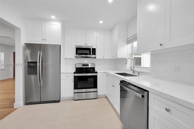 Building Photo - 1540 Sarria Ave