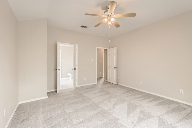 Building Photo - Less than 7 miles from Randolph AFB! Lawn care included!