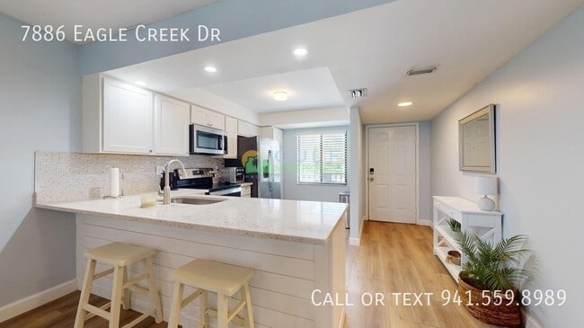Building Photo - 7886 Eagle Creek Dr
