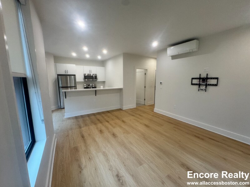 Building Photo - 69 Bailey St