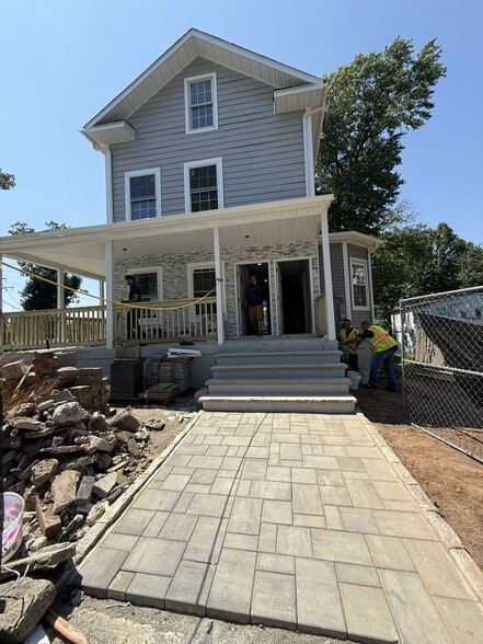 Building Photo - 51 N Maple Ave