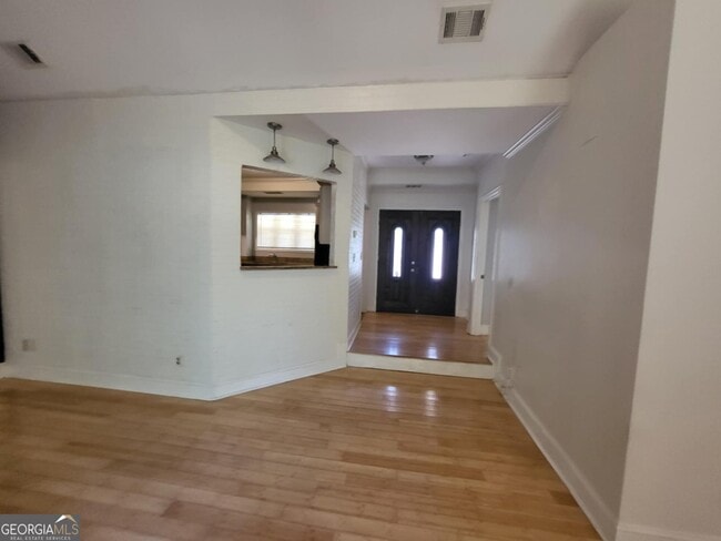 Building Photo - 3873 King Edward Trail SW