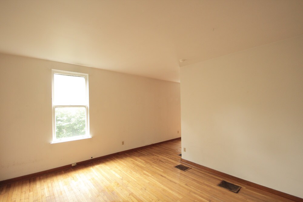 Building Photo - 413 Lamar Ave