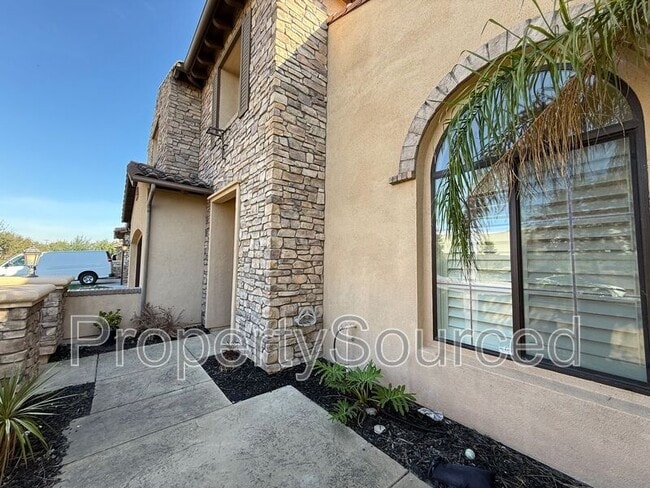 Building Photo - 4060 Chiavari Way