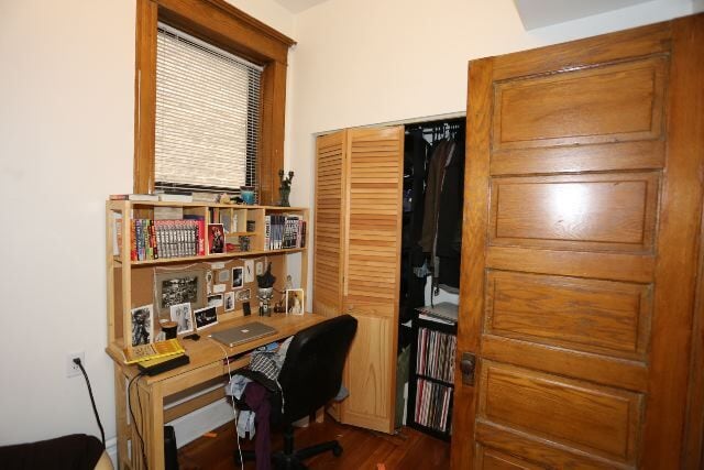 Building Photo - 1326 N Claremont Ave