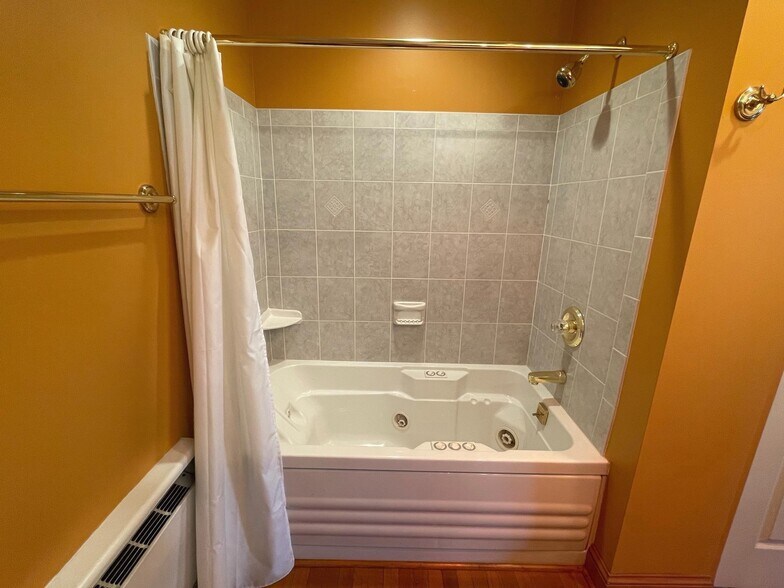 Building Photo - 712 Macdade Blvd