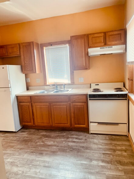 Building Photo - 382 Chestnut St