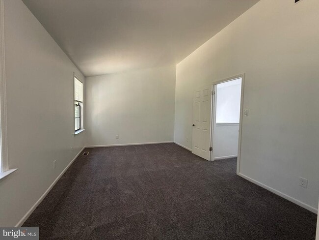 Building Photo - 343 Brookdale Blvd