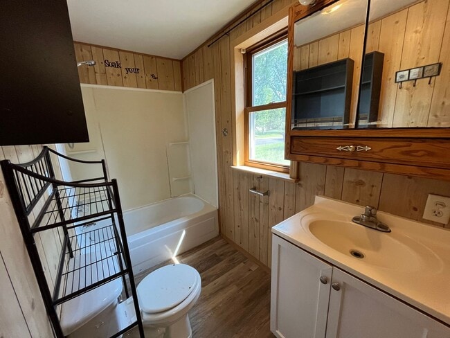 Building Photo - 1 Bed 1 Bath Single Family Home in Wausau