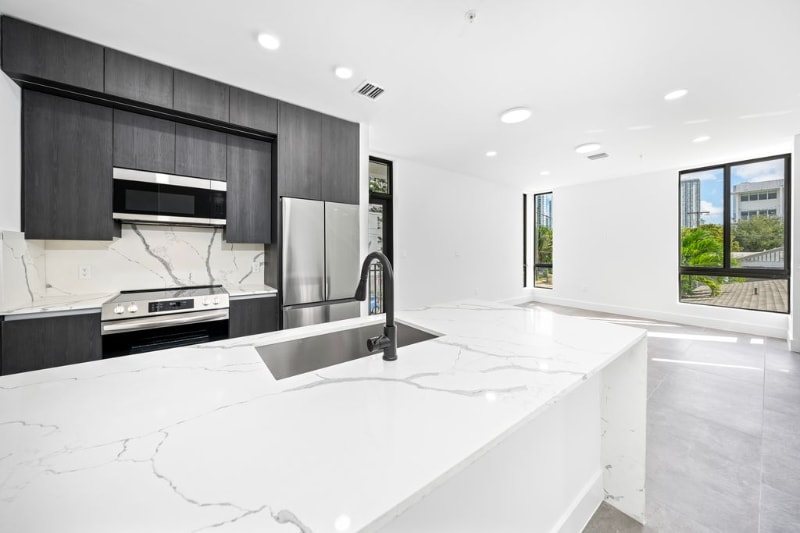 Building Photo - 526 SW 2nd St