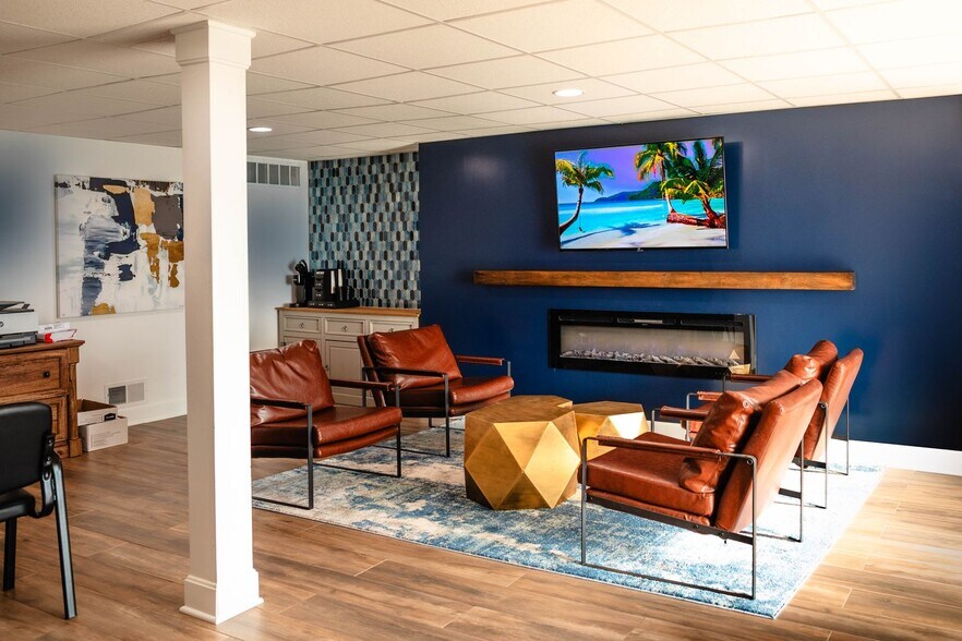 Oasis Apartments 10900 Oasis Ct Shawnee KS 66203 Apartment Finder