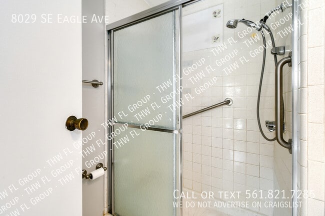 Building Photo - 8029 SE Eagle Ave