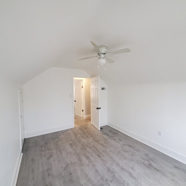 Building Photo - 1735 25th St S