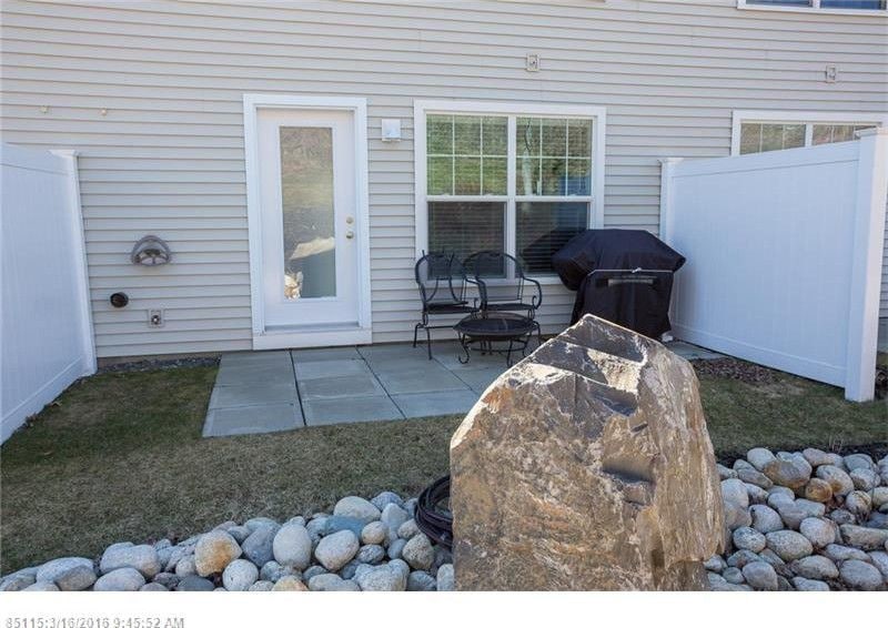 Rear patio. no rock - 14 Heron Cove Dr