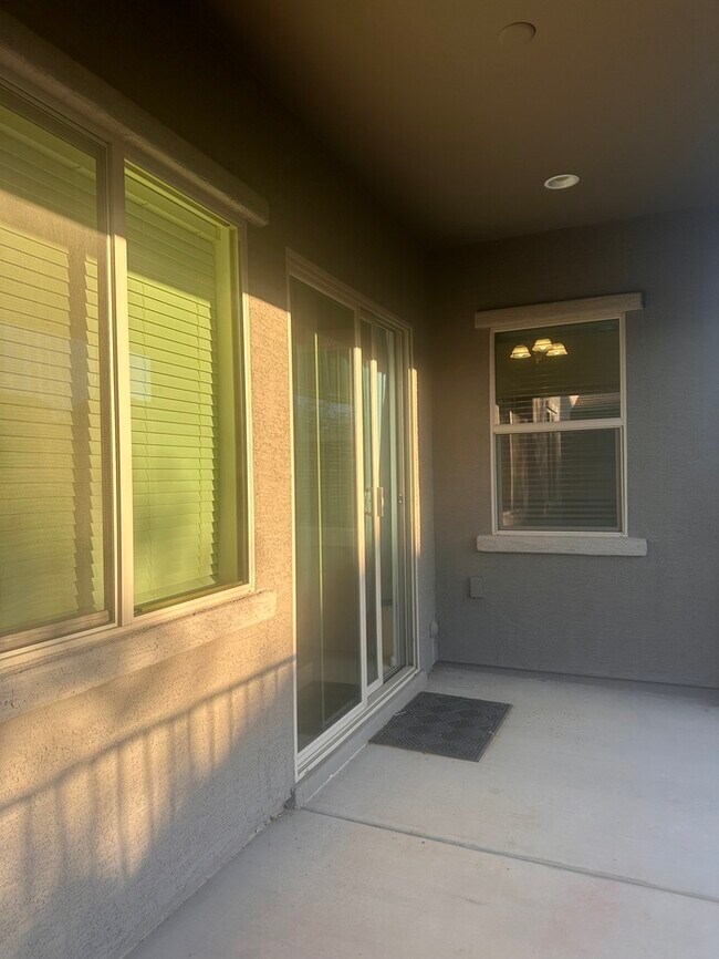 Building Photo - Large Home in Oro Valley