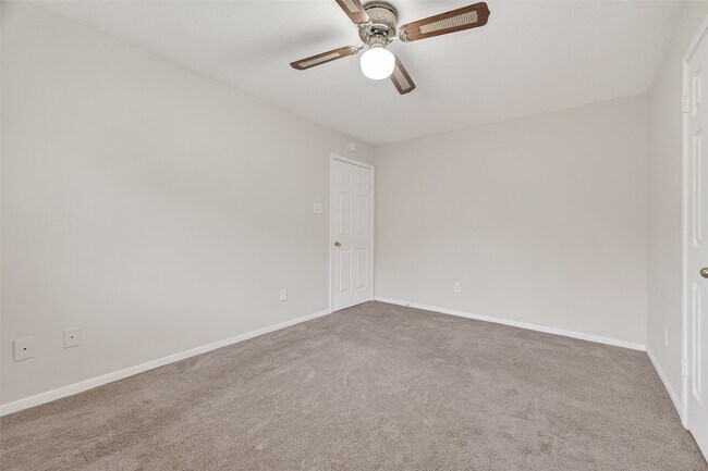 Building Photo - 2002 Foundary Dr