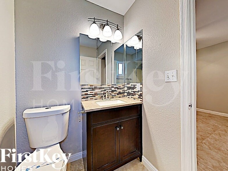 Building Photo - 5314 W Altadena Ave