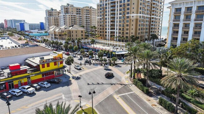 Building Photo - 741 Lantana Ave