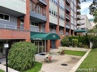 Building Photo - 370 Westchester Ave