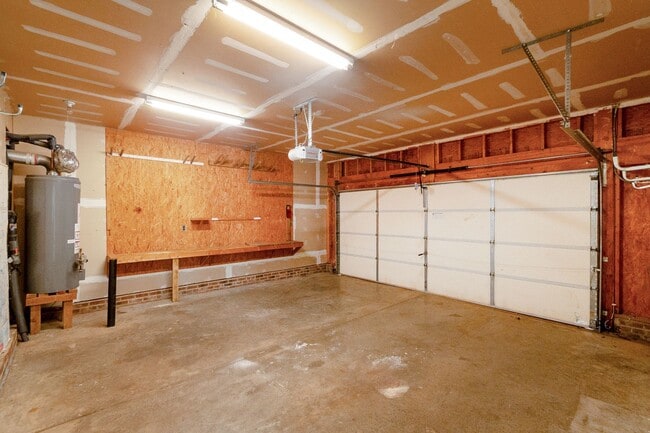 Building Photo - Charming 3 bed 2.5 bath Home in Huntersville!