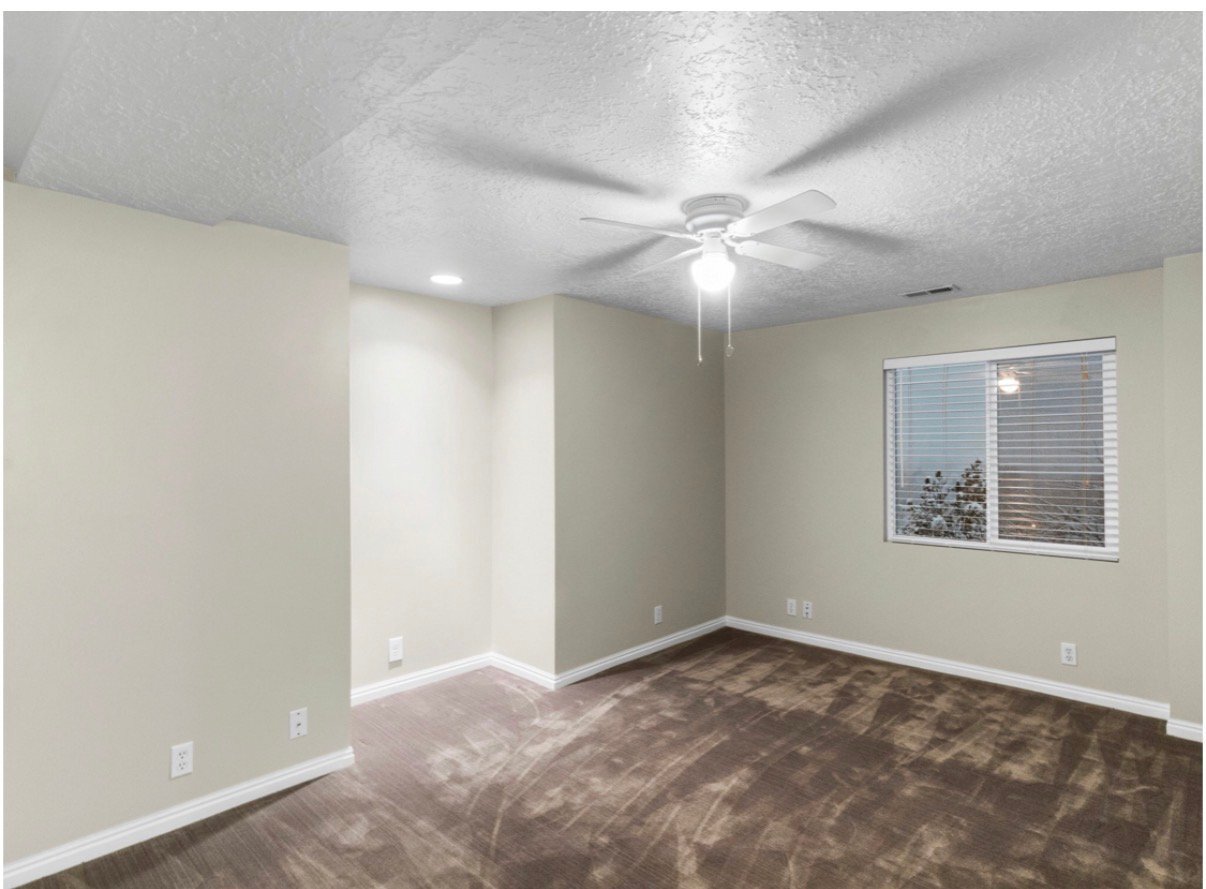Building Photo - 9996 Tamara St E