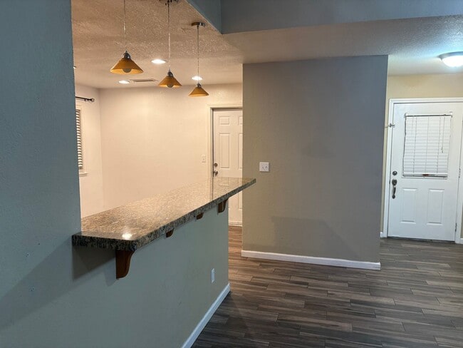 Building Photo - Great 4 bedroom home with pool