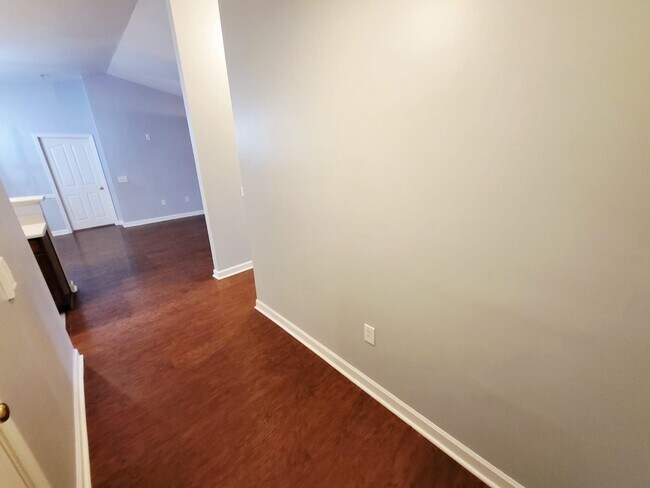 Building Photo - 339 Westbend Dr