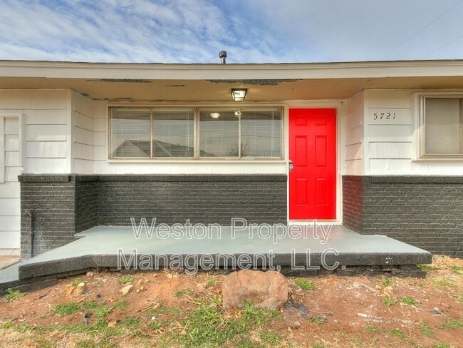 Building Photo - 5721 SE 8th St