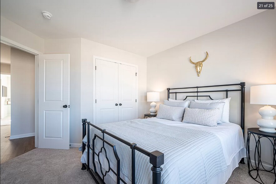 Building Photo - 560 Waterpoint Way