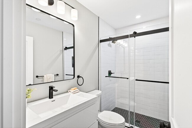 Building Photo - 584 Cambridge St