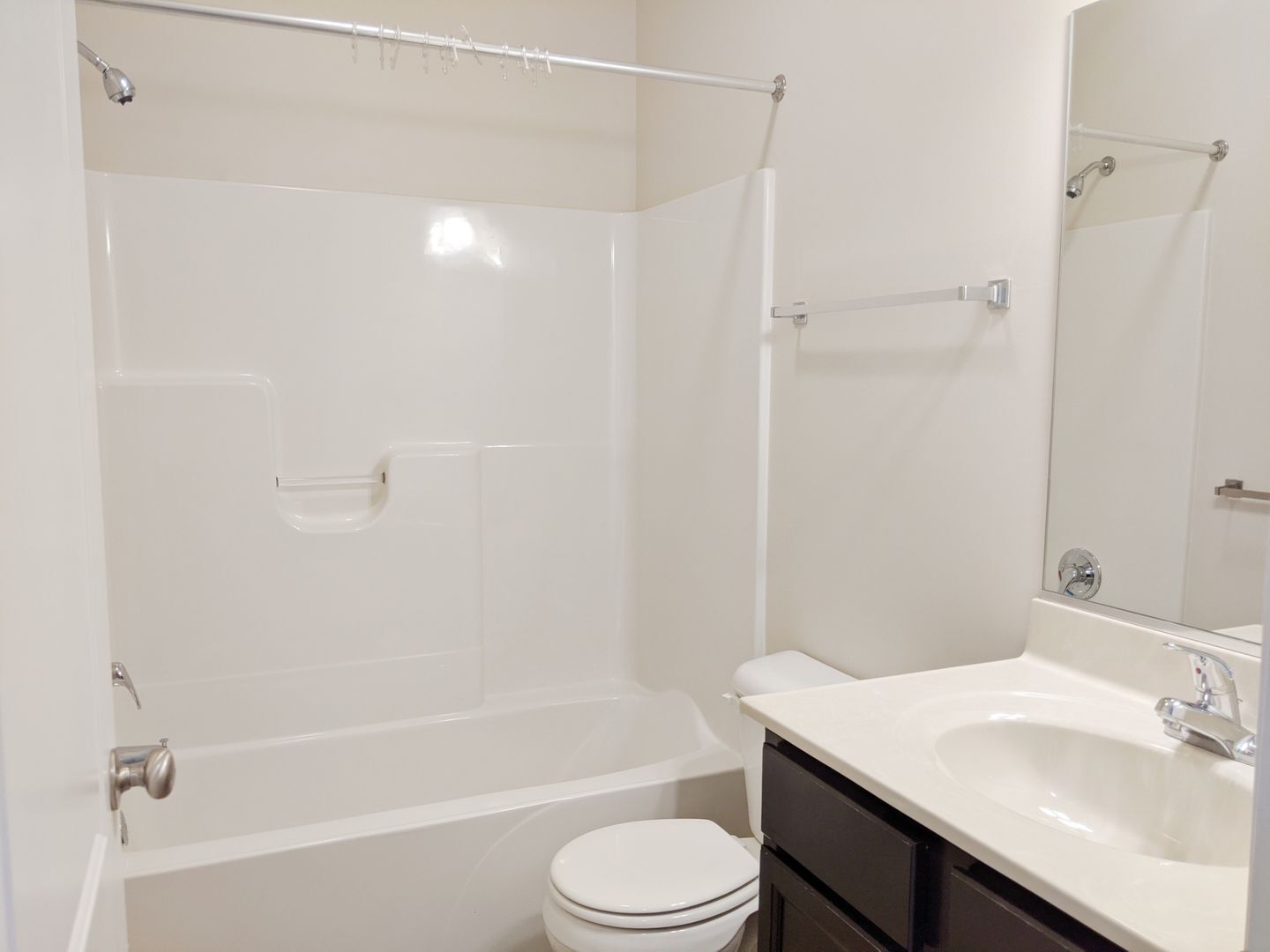 Building Photo - Sixth &amp; Washington