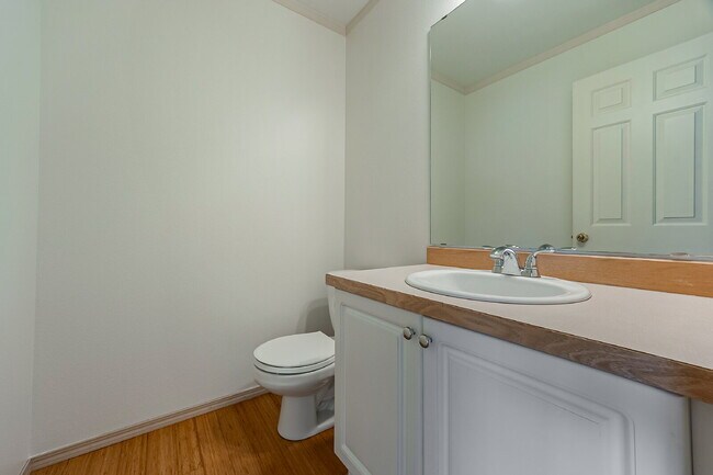 Building Photo - **NO SHOWINGS AT THIS TIME. WE HAVE A PEND...